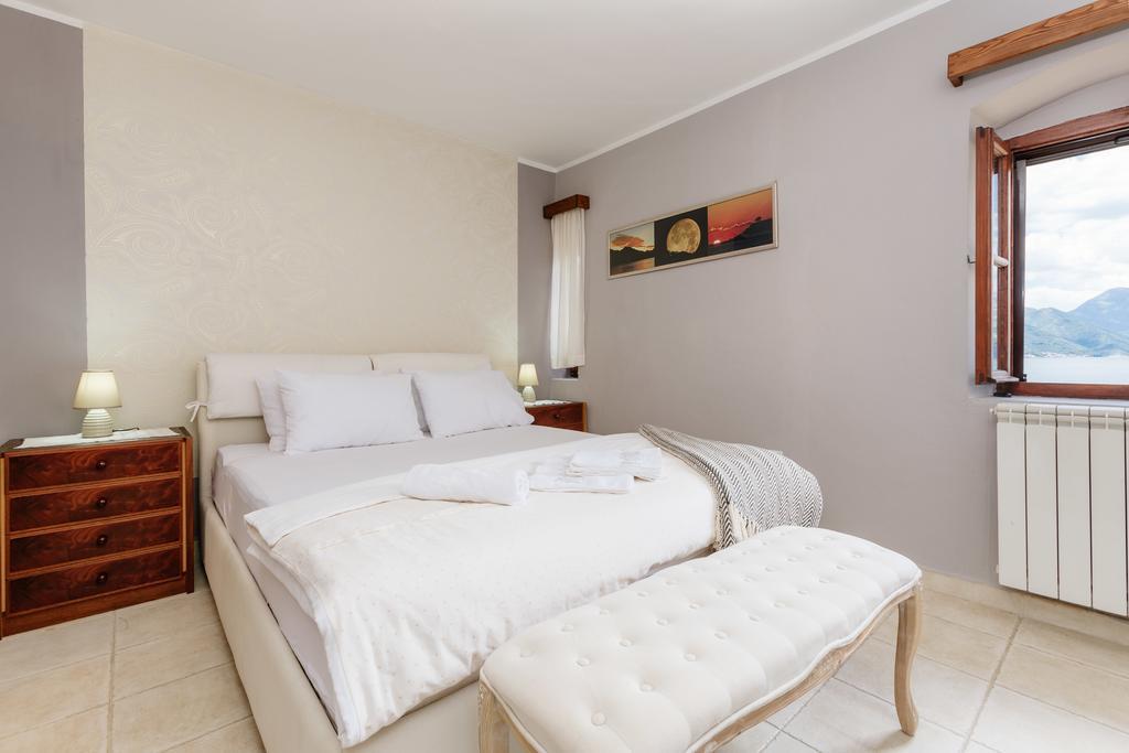 Villa Luxury Stone On The Sea With Private Pool And View Kotor Exterior photo